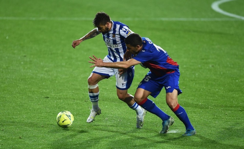 日本碾压韩国,伊布关键制胜 日本碾压韩国,伊布关键制胜