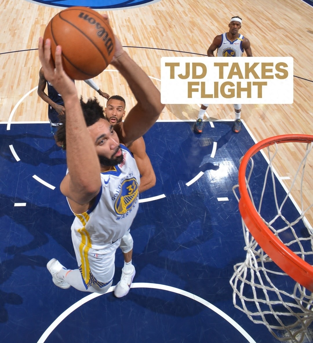 开云体育APP下载-76人翻盘尼克斯，库里高光表现