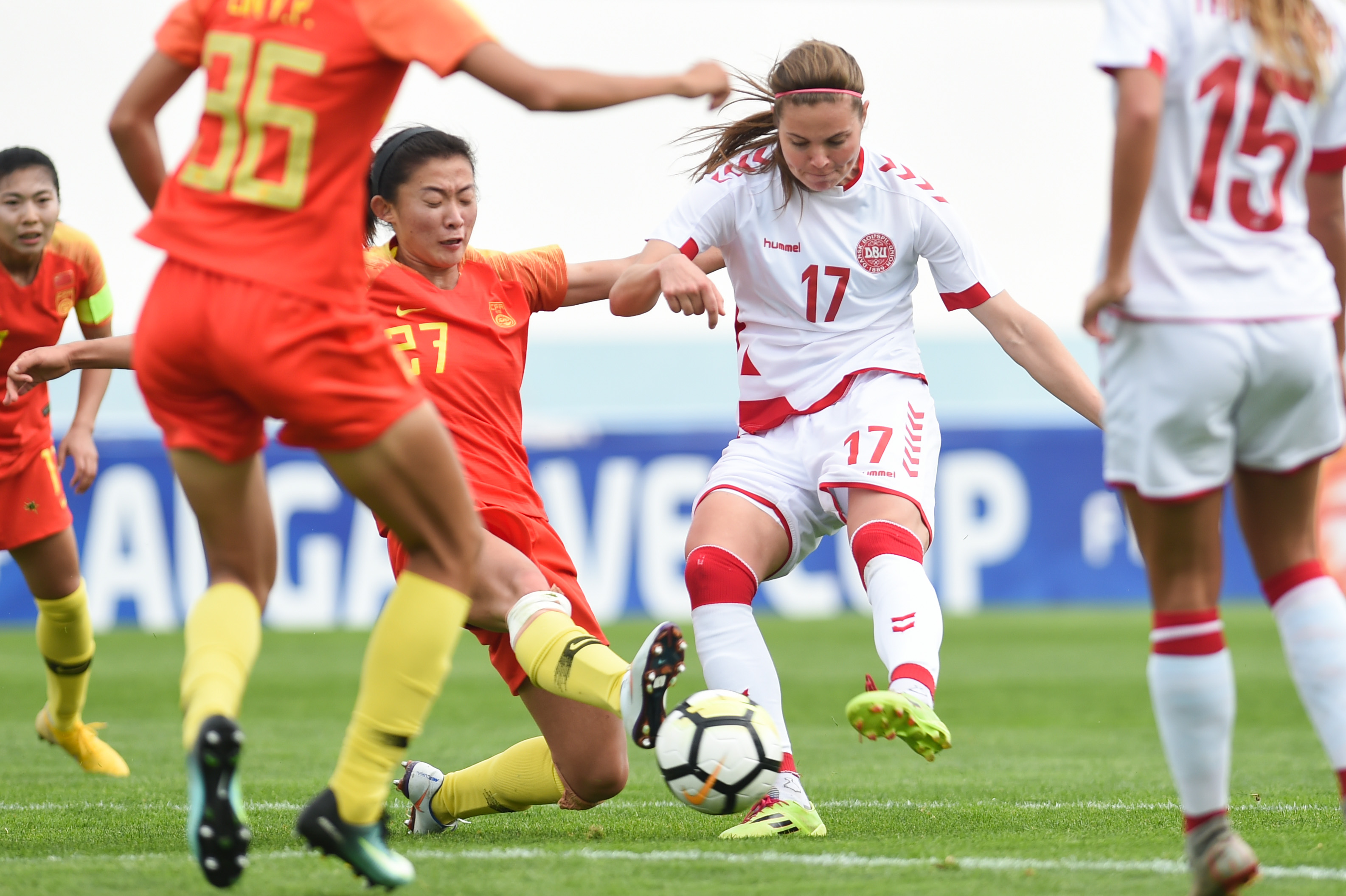 开云体育app-丹麦队稳扎稳打，逐步晋级下一轮